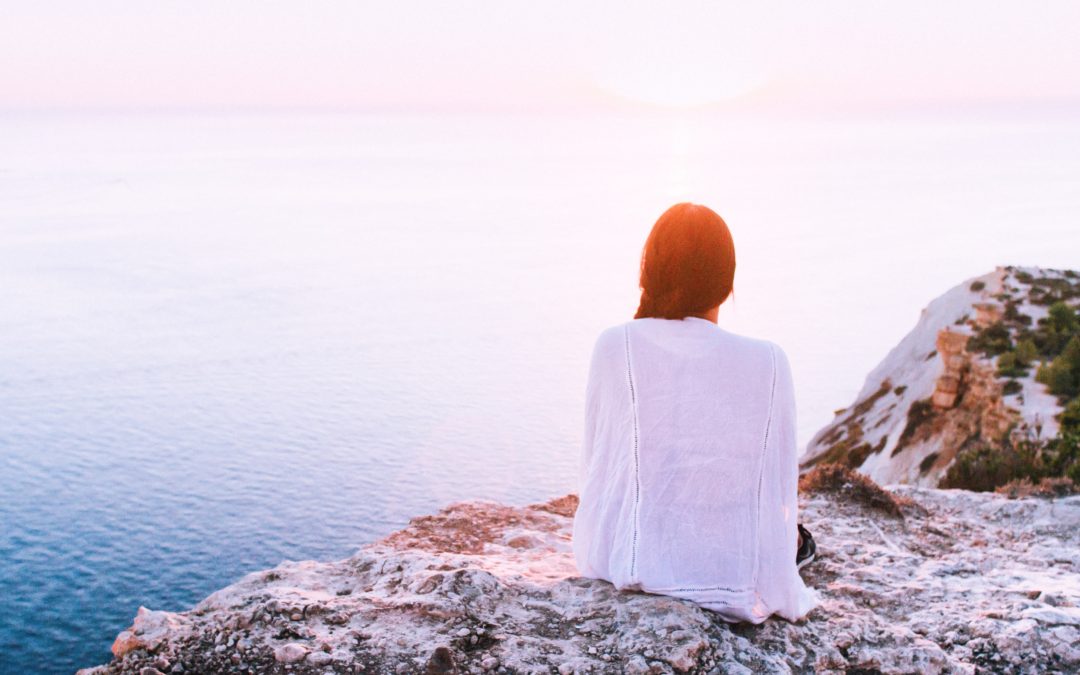 Woman-Dreaming-Sea